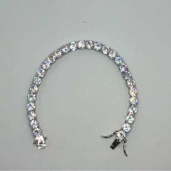 18k 30ct Tennis Bracelet - Picture 7 of 9